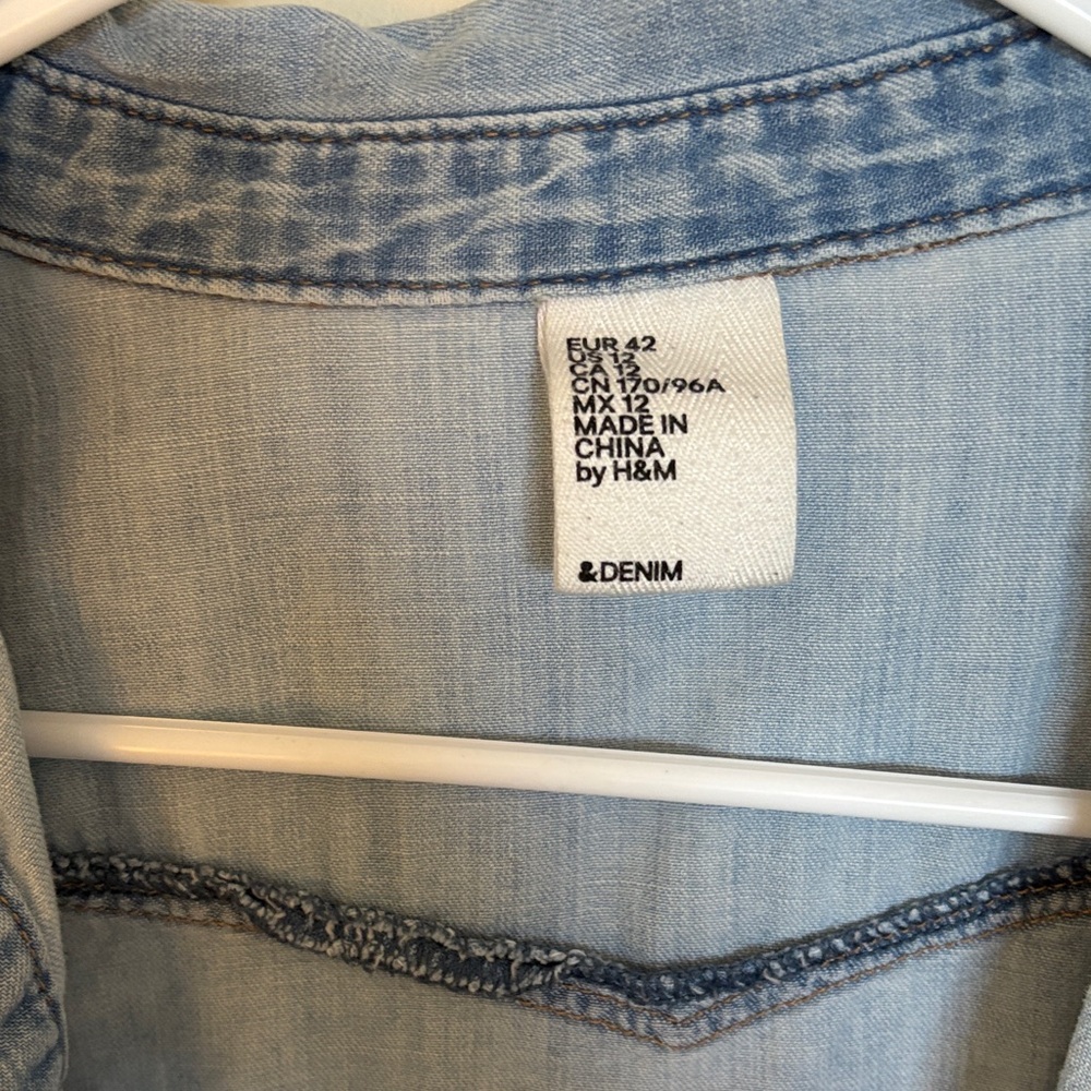 H&M Sky Blue Denim Top - Picture 2 of 3